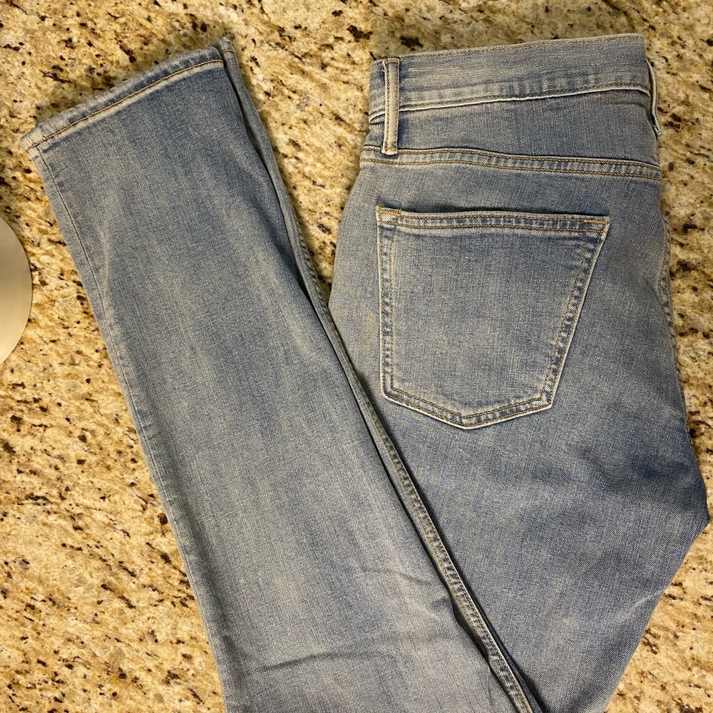 Mens Old Navy Slim Light Wash Blue Jeans 32x34 - Picture 4 of 6